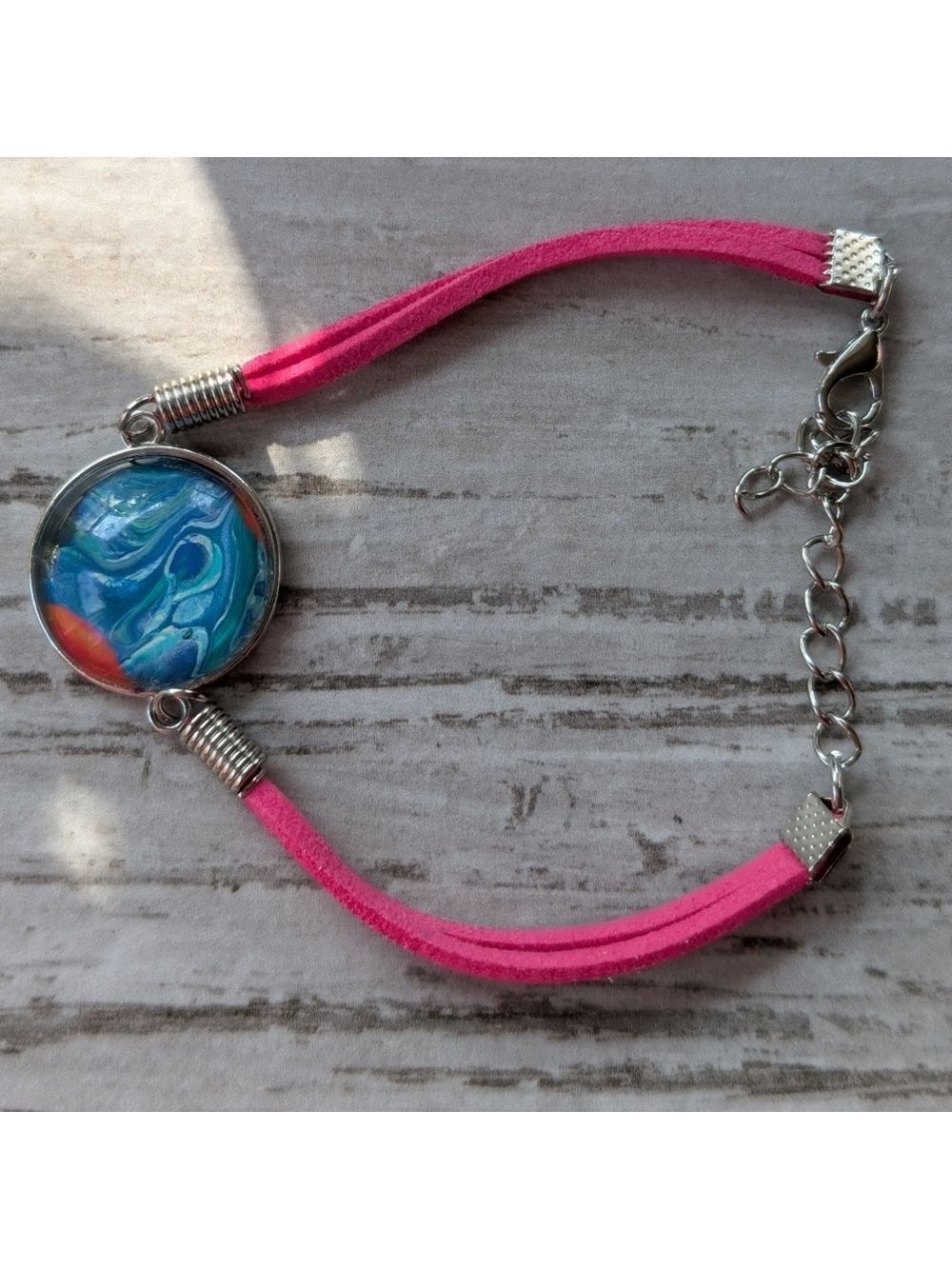 Handmade unique pour art bracelet